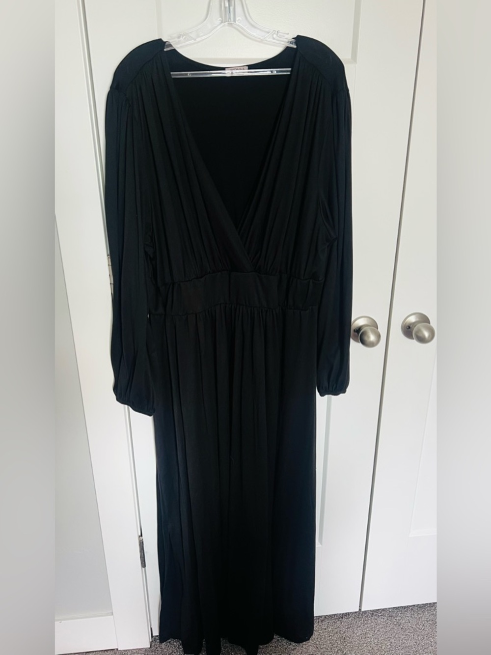 Kiyonna Black Long-Sleeve V-Neck Maxi Dress
